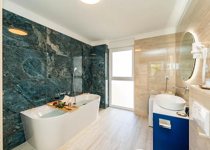 Deluxe Diadora With Sea View Apartman